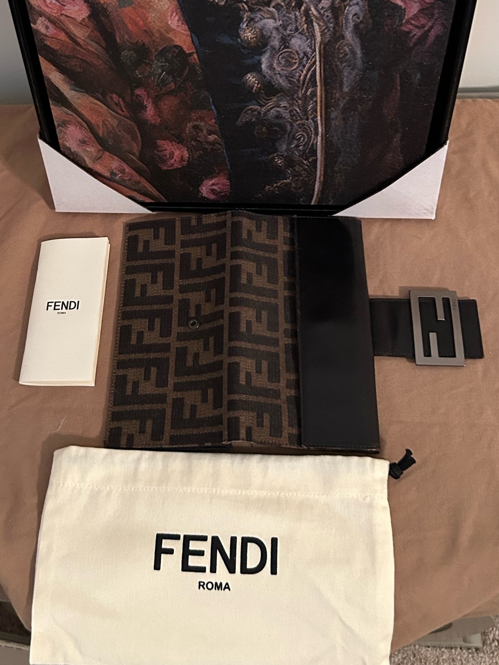 FENDI Authentic EUC Wallet and Dust Bag - Picture 8 of 8